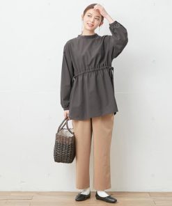 後ボタンデザインハイネックチュニック