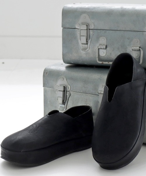 antiqua スリッポン 傾斜ソール2WAYトレーニングシューズ レディース - 画像 (3)