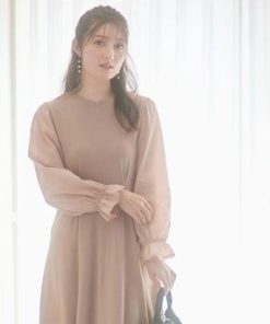 alotta アロッタ Alotta 異素材キャンディー袖ニットワンピース （ベージュ）