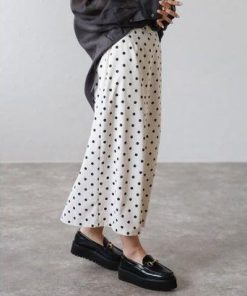 ボンジュールサガン BONJOUR SAGAN ドット柄バックスリットIラインスカート (ECRU)